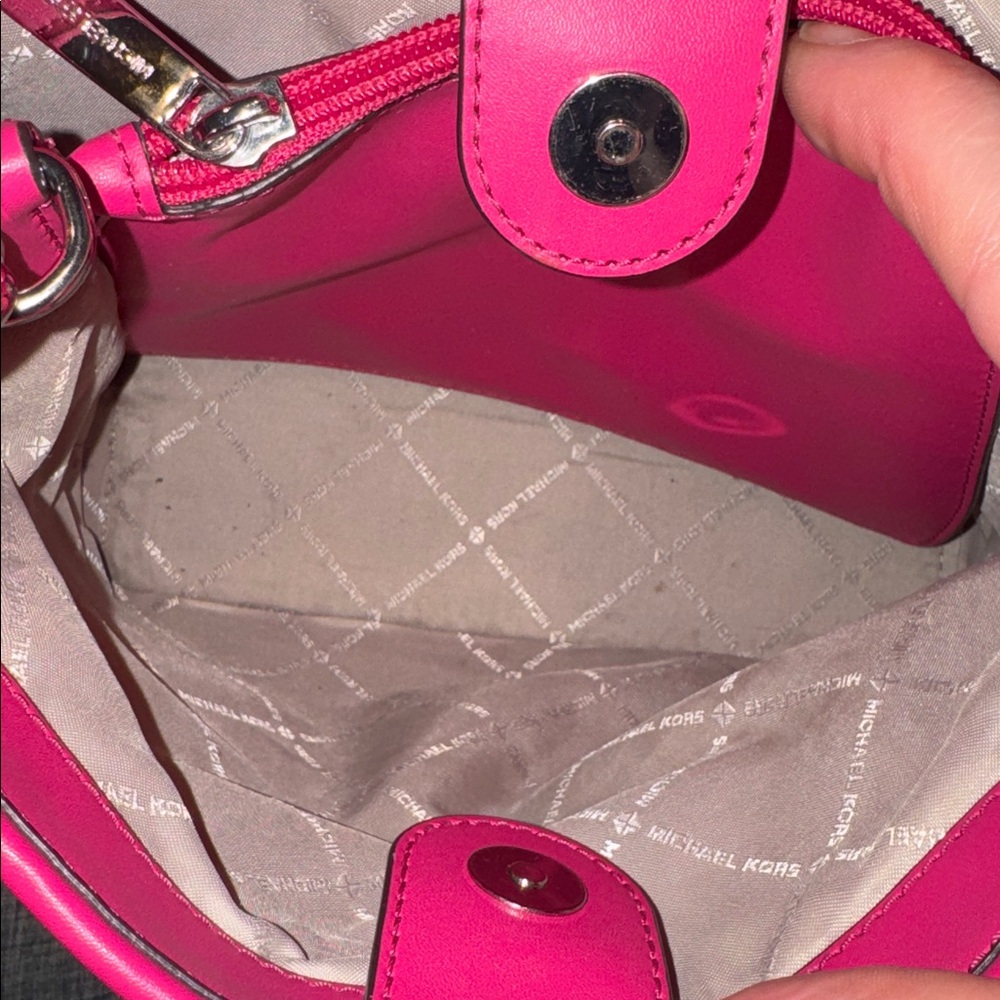 Michael Kors Pratt Pink Ombré Straw Bucket Bag - Picture 10 of 17